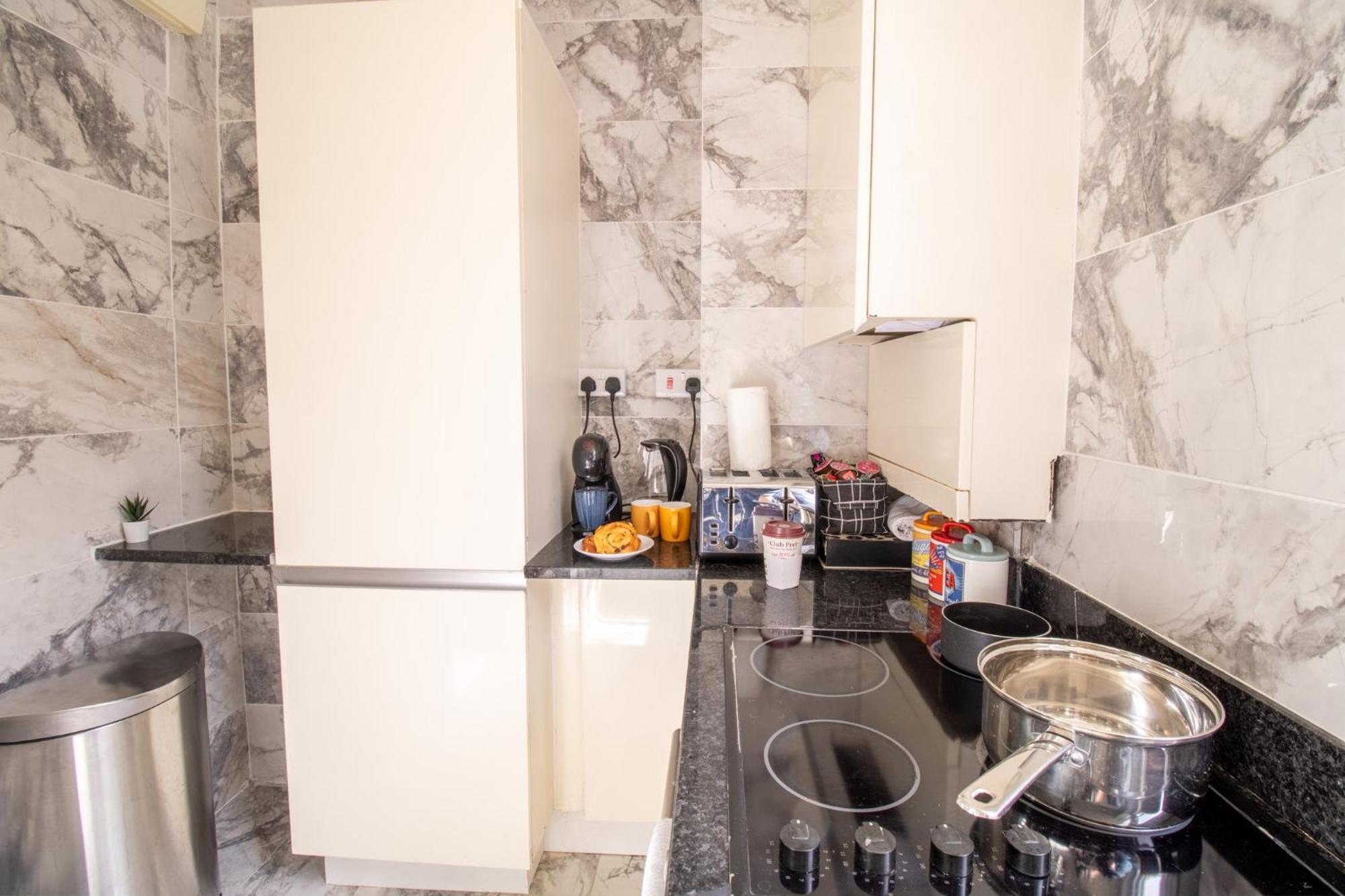Mayfair Maisonette Chic Spacious 2-Bed - 33A لندن المظهر الخارجي الصورة